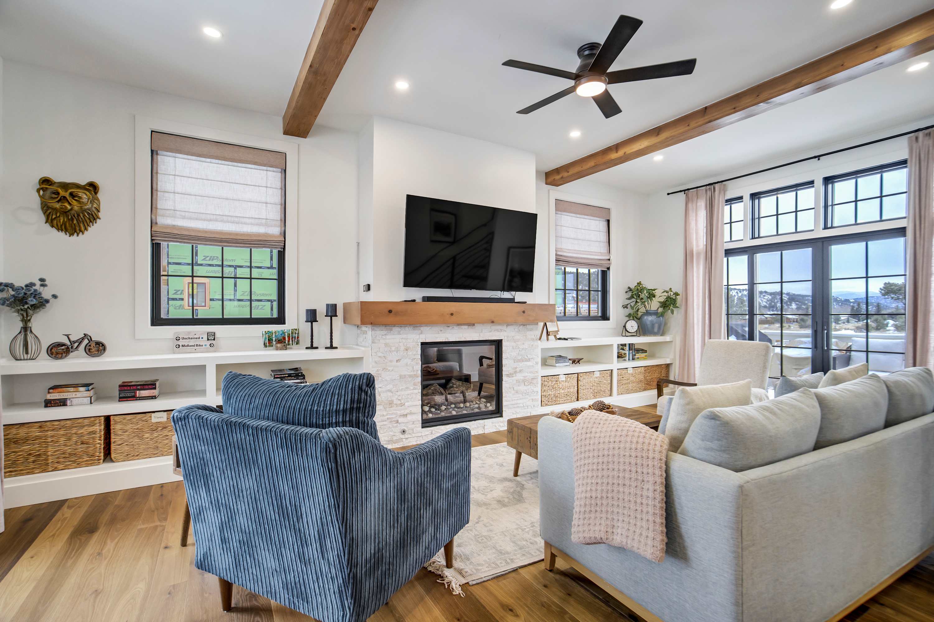 A Buena Vista home with a bright living room